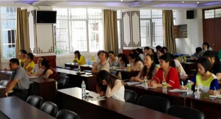 2011级龙华小学实习分队举行实习汇报展示课