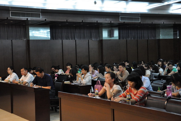 强综合素质，做魅力人师----上海师范大学谢利民教授来我校作学术报告（2）